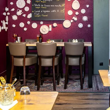 Hotel Logis Lyon Nord 3*