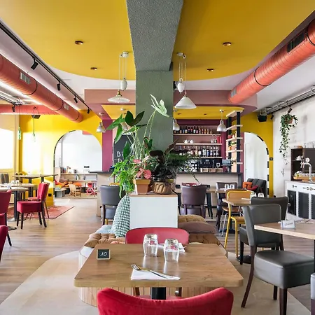 Hotel Logis Lyon Nord