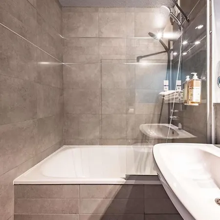 Greet Lyon Nord By Accor 3*