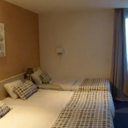 Hotel Logis Lyon Nord 3*