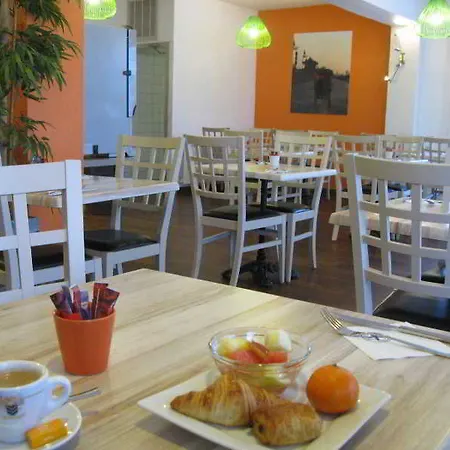 Hotel Logis Lyon Nord