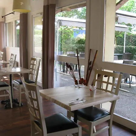 Logis Lyon Nord 3*